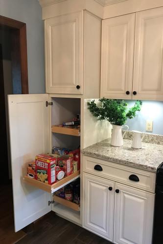 001_Wolf Classic Cabinet in Antique White Paint